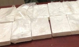 Hàng chục cảnh sát vây bắt xe tải chở 200 bánh heroin
