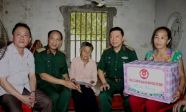 Tổng cục Chính trị QĐND tri ân Mẹ Việt Nam anh hùng tại Nghệ An