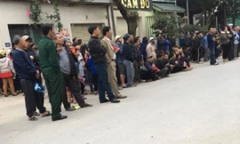 Hàng trăm cảnh sát bao vây ổ bạc bên bờ sông Lam