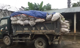 CSGT phát hiện gần 5 tấn thực phẩm hôi thối chuẩn bị ra thị trường tết