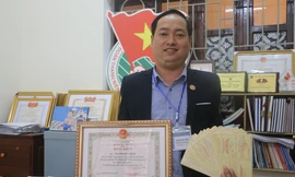 Trong 10 năm, anh Bình có 30 lần hiến máu tình nguyện cứu người.