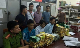 Bắt 3 đối tượng vận chuyển 20 bánh heroin, 20 kg ma túy đá