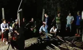 Người dân xóm Tân Lâm, xã Phú Sơn bàng hoàng sau sự việc xảy ra.