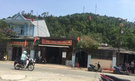 Đi lấy mật ong, nguyên cán bộ xã trượt chân xuống vách núi tử vong