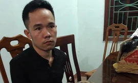 Nam thanh niên bị bắt giữ khi đang mua bán 2 cá thể hổ