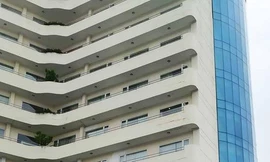 Phó phòng kế toán trường đại học rơi từ tầng 8 tử vong