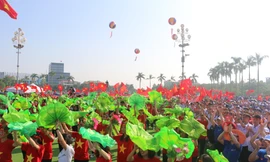 Giây phút vỡ òa cảm xúc tại quê nhà quán quân Đường lên đỉnh Olympia 2019