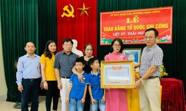 Hai cán bộ giao thông bị nước lũ cuốn trôi khi làm nhiệm vụ được công nhận liệt sĩ