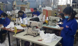 ĐVTN Nghệ An may hàng ngàn khẩu trang tặng người dân chống dịch 