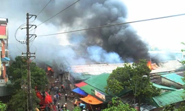Bộ Công an phối hợp điều tra vụ cháy kho hàng 2.000m2 tại chợ Vinh