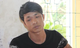 Khởi tố đối tượng đá vào người cán bộ y tế đang mang bầu