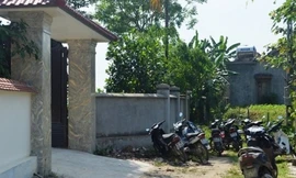 Gia đình nạn nhân. Ảnh Xuân Thủy