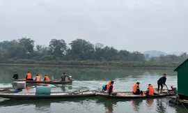 Hiệu trưởng tiểu học nghi nhảy cầu tự tử trong đêm