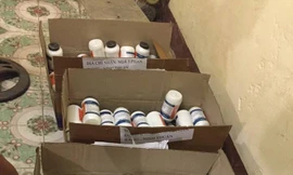 Bắt giữ xe khách vận chuyển 200 hộp tiền chất thuốc nổ 