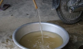 Người dân 'khát' nước sạch bên nhà máy tiền tỷ