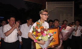 Quán quân Olympia 2019 Trần Thế Trung 'về nhà'