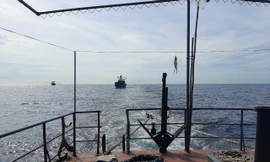 Vượt sóng dữ giữa bão số 1 cứu 15 ngư dân gặp nạn trên biển