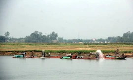 Hai chủ tịch huyện bị phê bình vì chưa kiểm điểm chủ tịch xã