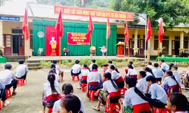 Trường học ở xã nghèo nhất Nghệ An tổ chức khai giảng sớm