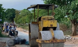 Nữ công nhân bị xe lu cán tử vong tại công trường