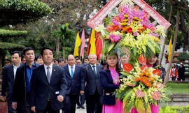 Thủ tướng dâng hương tại Khu di tích Kim Liên