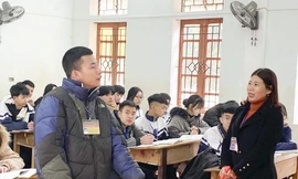 Ý chí mạnh mẽ của nam sinh tật nguyền suốt 11 năm đạt học sinh giỏi