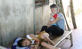  Cuộc sống công nhân đảo lộn vì nắng nóng khắc nghiệt kéo dài