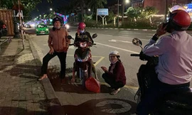 Người phụ nữ đi chữa bệnh bị cướp giật túi xách trên đường