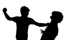 Đòi nợ trong cuộc rượu, nam thanh niên bị đánh nguy kịch