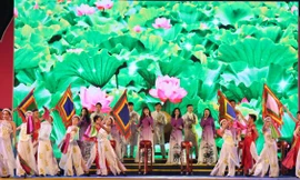 Nghệ An: Khai mạc lễ hội Làng Sen 2018