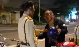 Người đàn ông Trung Quốc bị phạt 500.000 đồng do say xỉn vẫn đi xe đạp