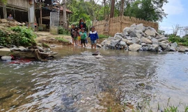 Nhiều đơn vị, cá nhân hảo tâm ủng hộ 'Công trình thanh niên - Cùng em vượt lũ'