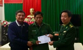 Cứu vớt thành công ngư dân gặp nạn trên biển