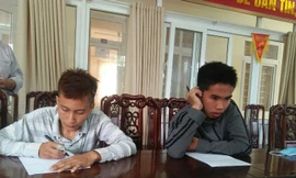 Triệu tập nhóm thanh niên chặn xe ô tô nhường đường cho xe dâu