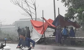 Truy tìm tài xế ô tô đâm người phụ nữ đi xe đạp tử vong rồi bỏ trốn