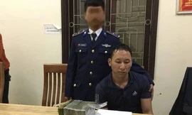 Cảnh sát biển bắt giữ kẻ vận chuyển 6 bánh heroin tại cảng Cửa Lò