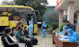 Tạm giữ hình sự chủ xe và tài xế xe khách đưa 53 người Trung Quốc nhập cảnh trái phép