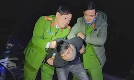 Quật ngã đối tượng dùng xe máy vận chuyển lượng lớn ma túy đi tiêu thụ