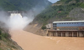 Điều tra vết lũ trên thượng nguồn sông Cả