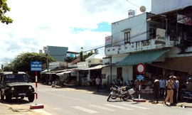 Chốt cấm tại ngã ba Trường Chinh và Phan Đình Phùng