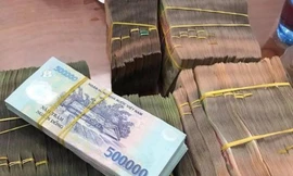 Hà Nội: Công an tìm chủ sở hữu 30 triệu đồng rơi trên đường phố