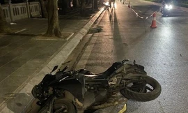 Công an tìm nhân chứng vụ tai nạn làm 2 người chết trên đường Lạc Long Quân