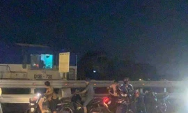 Tàu hỏa đâm trúng xe máy qua đường ngang, 1 người tử vong