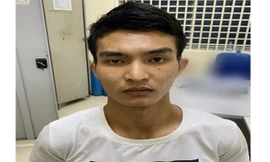 Hà Nội: Cô gái bị tên cướp khống chế khi đang mở cửa nhà