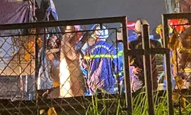 Xe tải đâm vào đuôi xe đầu kéo trên cao tốc, hai mẹ con tử vong