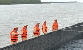 Công ty nạo vét mương thoát nước tận thu hơn 2.000 tấn than bùn để bán