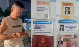 Vi phạm nồng độ cồn mức 'kịch khung', tài xế ô tô xuất trình 3 thẻ nhà báo giả