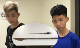 Bắt hai đối tượng mang kiếm cướp tài sản của đôi nam nữ tâm sự đêm khuya