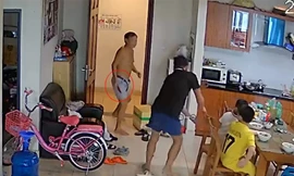 Công an xác minh vụ người đàn ông bị hàng xóm dùng dao tấn công