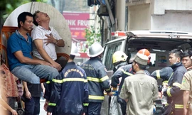 Người thân xót xa nghe tin con, cháu mất trong vụ cháy nhà ngõ Thổ Quan